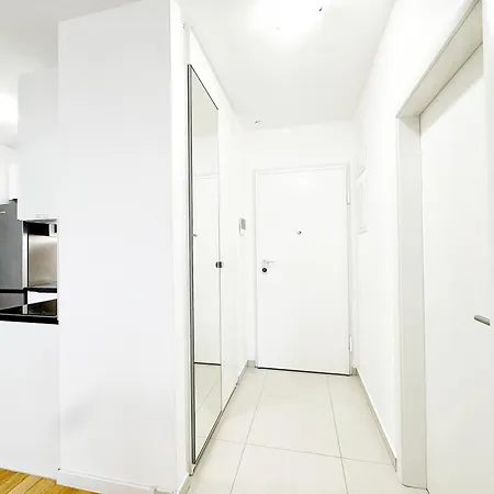 S'akvarel 3 - Private Garage Appartamento