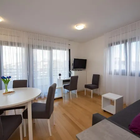 S'akvarel 3 - Private Garage Apartmán