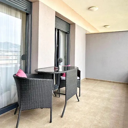 S'akvarel 3 - Private Garage *