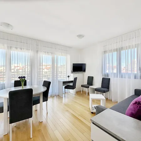 S'akvarel 3 - Private Garage Appartamento