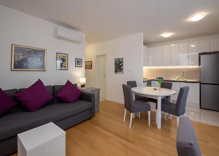 S'akvarel 3 - Private Garage Apartamento *