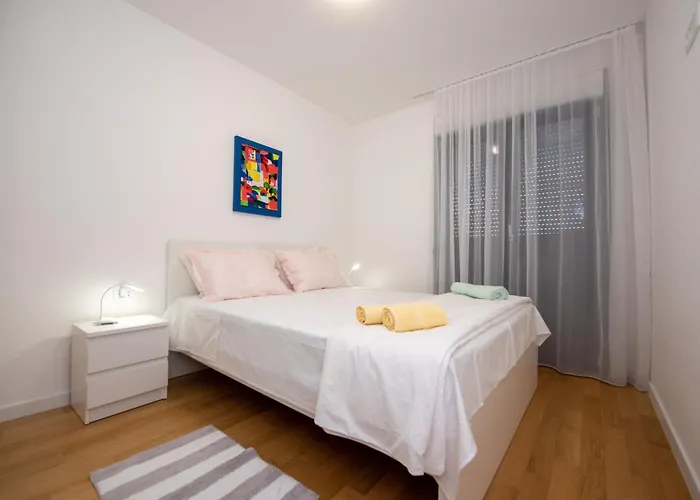 S'akvarel 3 - Private Garage Apartamento *