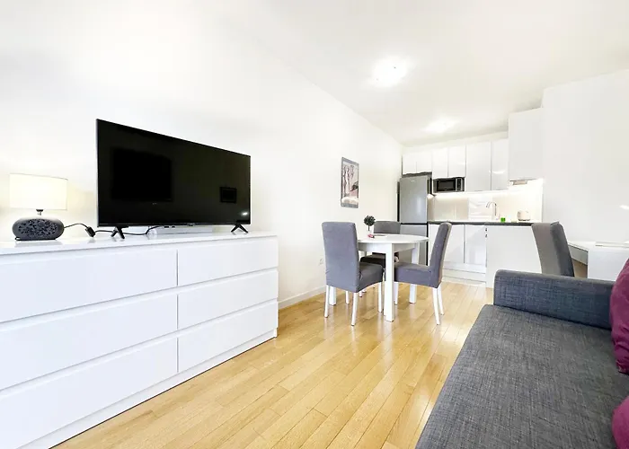 S'akvarel 3 - Private Garage Appartement *