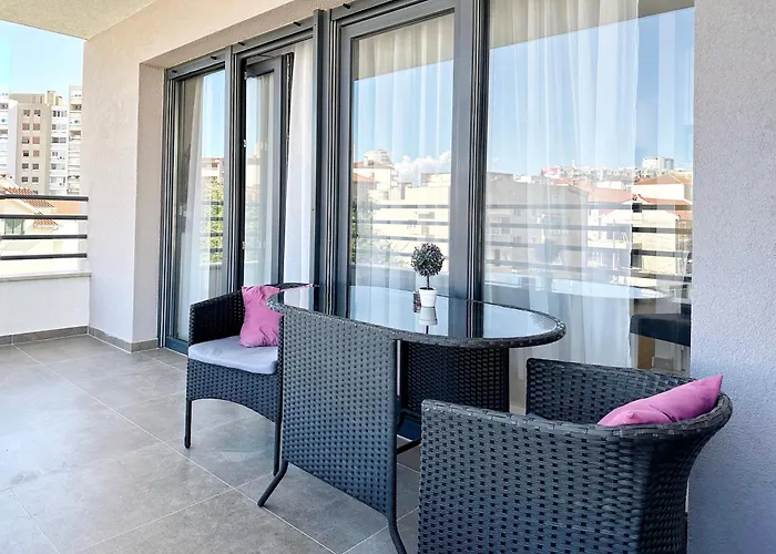 S'akvarel 3 - Private Garage Split