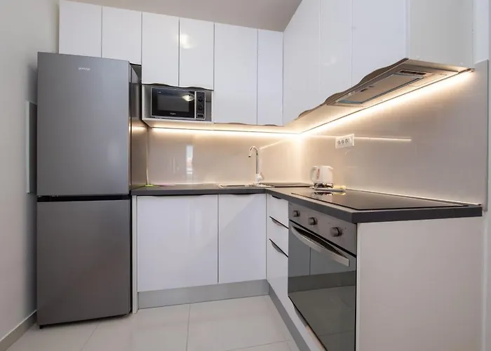 S'akvarel 3 - Private Garage *