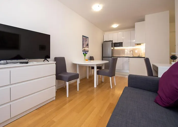 S'akvarel 3 - Private Garage